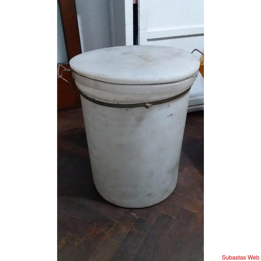 TACHO CILINDRICO PLASTICO DURO 65X48 IMPECABLE ESTADO 0pilar