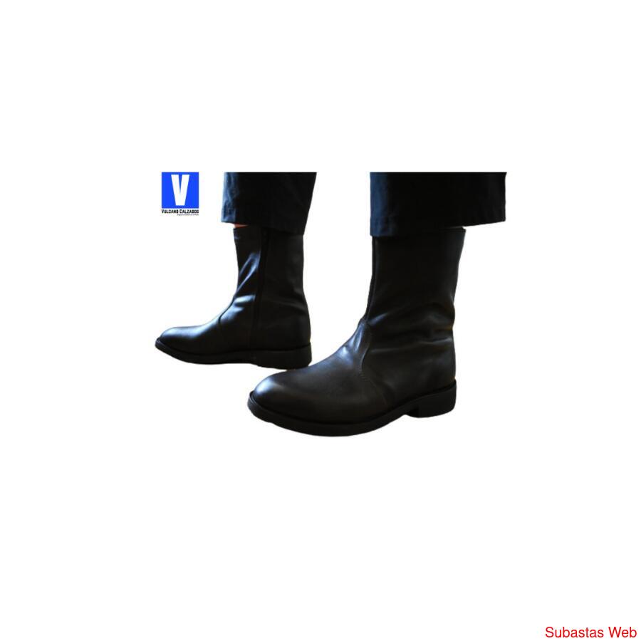 Botas en cuero forro de corderito